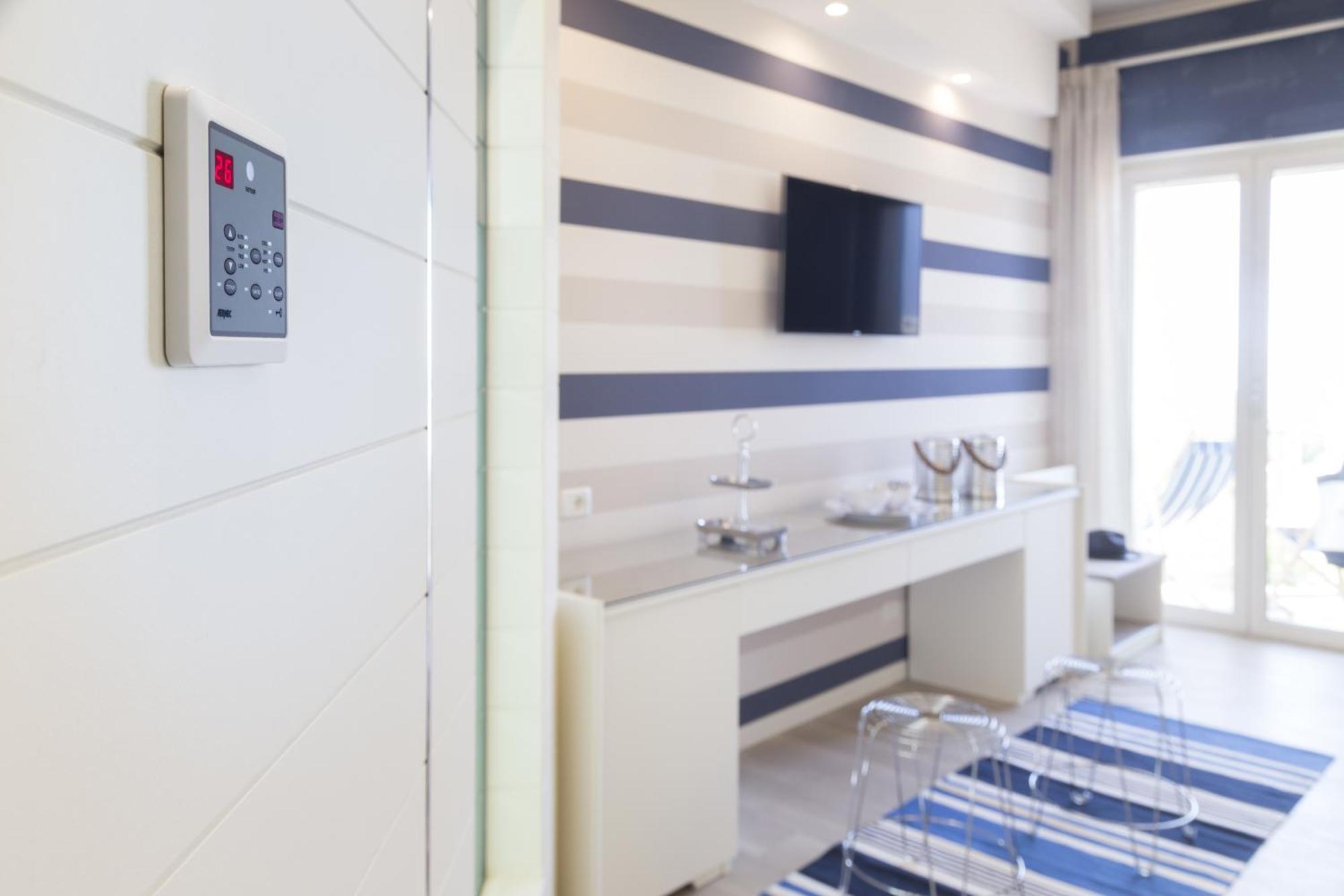 Hotel Atlantic Riviera Mare Misano Adriatico Habitación foto